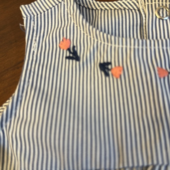Carter’s 6 months baby girl romper outfit blue/white with flowers - Picture 2 of 3